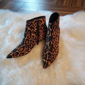 Calvin Klein : Leopard patterned ankle boot: Size 9